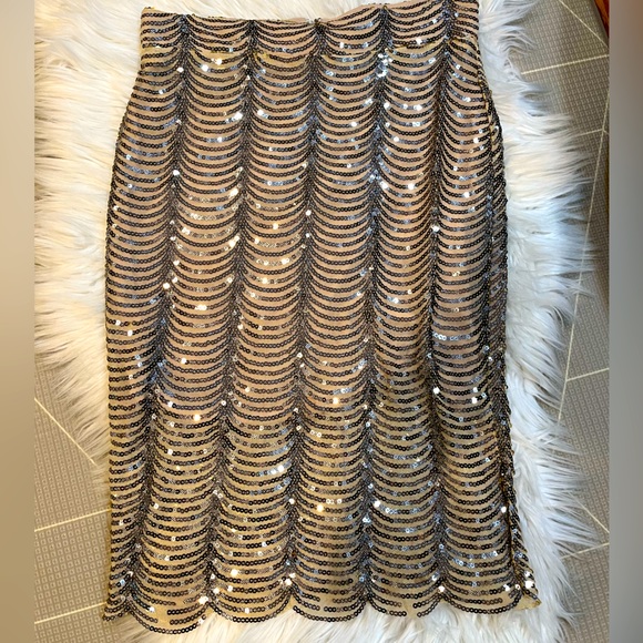 Sequined gold party skirt - Picture 2 of 7